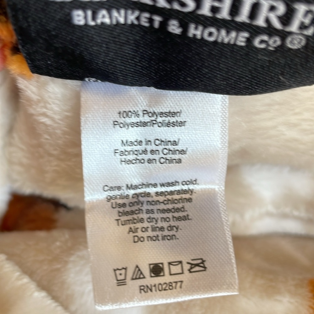 Dachshund and Corgi  Halloween Throw Blanket - Picture 6 of 6